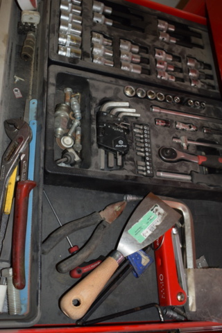 1302956-15 Ampro tool cabinet with tools