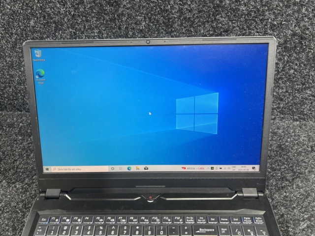 1358224-4 Laptop - System76 Oryx Pro