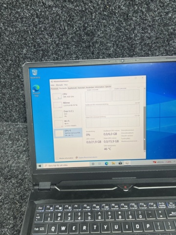 1358224-10 Laptop - System76 Oryx Pro