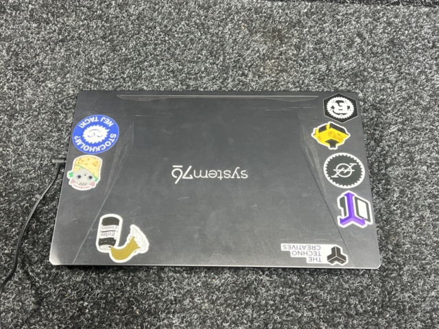 1358224-11 Laptop - System76 Oryx Pro