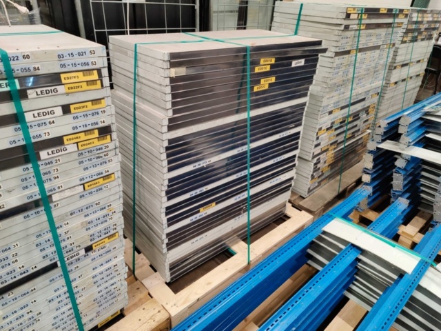 1359798-6 Lagerhyllsystem (ca 40 st sektioner)