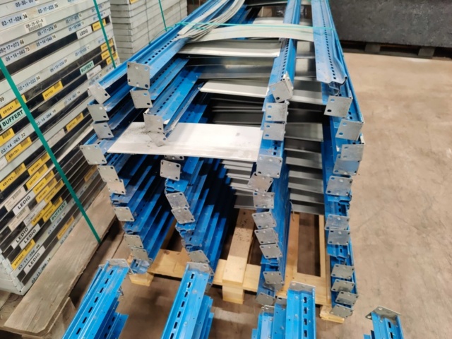 1359798-11 Lagerhyllsystem (ca 40 st sektioner)