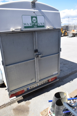 1302853-10 Mobil hetvattentvätt i skåpkärra