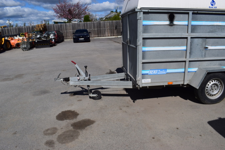 1302853-16 Mobil hetvattentvätt i skåpkärra