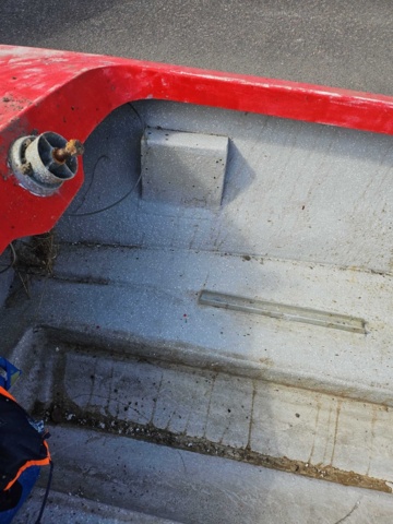 1332085-16 Boat about 4 m