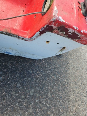 1332085-25 Boat about 4 m