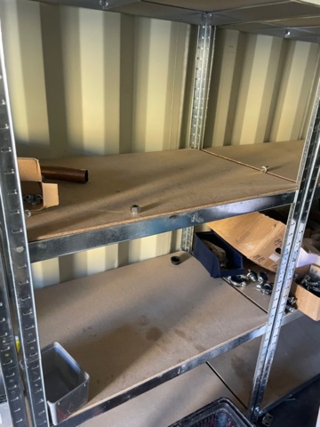 1361600-11 Container 20 fot med tillbehör för VVS