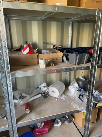 1361600-14 Container 20 fot med tillbehör för VVS