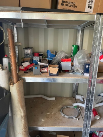 1361600-15 Container 20 fot med tillbehör för VVS