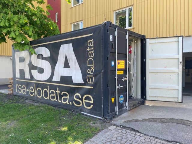 1361600-1 Container 20 fot med tillbehör för VVS