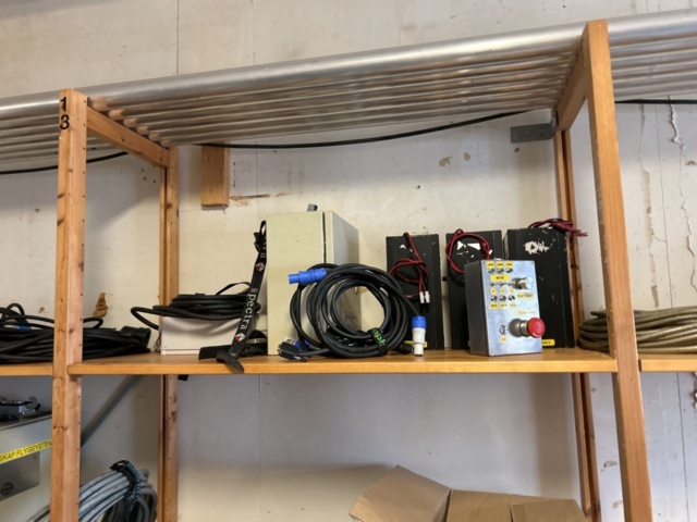 1317307-8 Lot with various stage and theater / rigging equipment