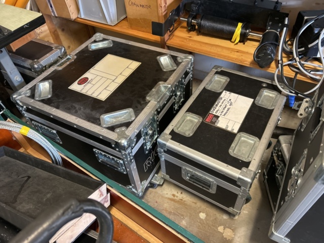 1317307-9 Lot with various stage and theater / rigging equipment