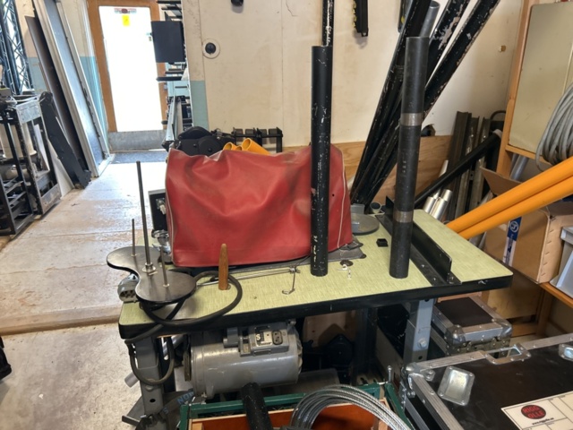 1317307-11 Lot with various stage and theater / rigging equipment