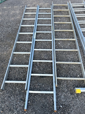 1361950-3 4 ladders -Wibe