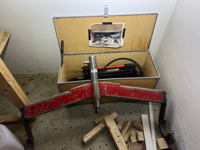 1334334-1 Alignment kit and lifting yoke