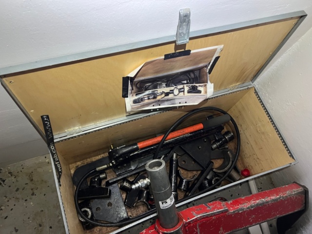 1334334-3 Alignment kit and lifting yoke