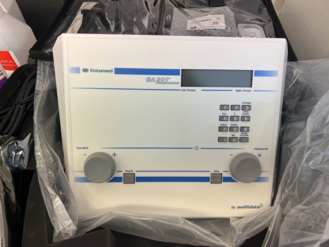 1358271-7 Audiometer - Entomad SA201