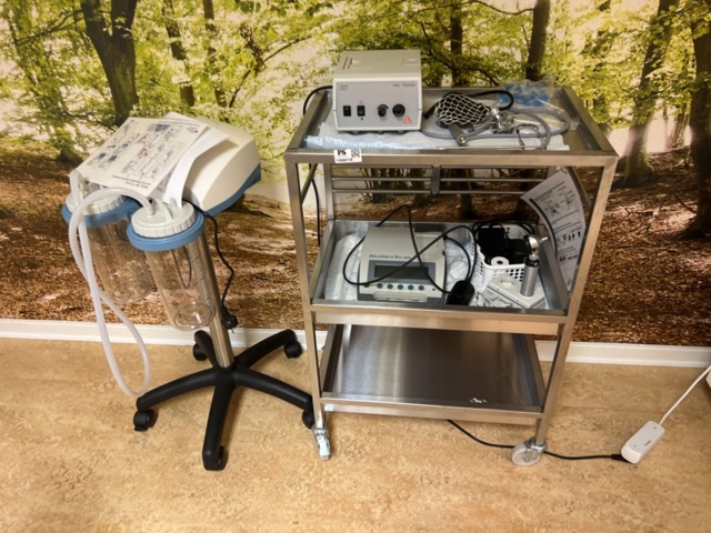 1358278-1 Medical equipment - Heine, BladderScan, Medela Vario