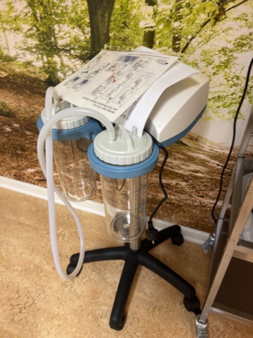 1358278-2 Medical equipment - Heine, BladderScan, Medela Vario