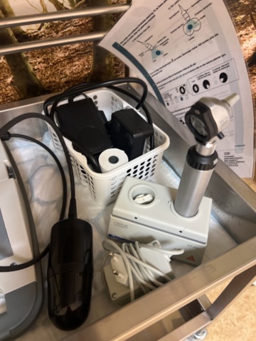 1358278-9 Medical equipment - Heine, BladderScan, Medela Vario