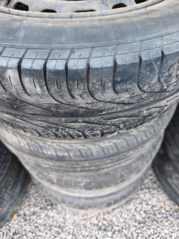 1362889-7 Tires with and without rims - different dimensions