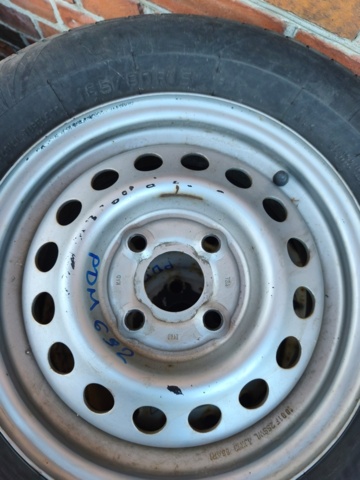 1362889-9 Tires with and without rims - different dimensions