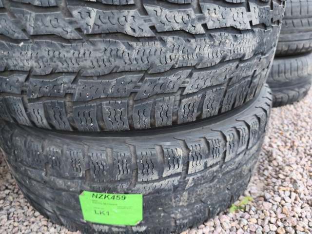 1362889-12 Tires with and without rims - different dimensions