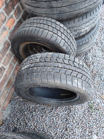 1362889-15 Tires with and without rims - different dimensions
