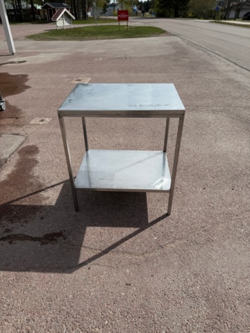 1351633-1 Rostfri bänk med underhylla