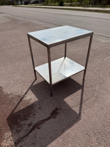 1351633-2 Rostfri bänk med underhylla