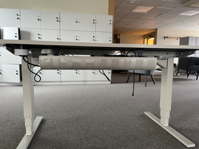 1291067-6 9 desks Edsbyn, height adjustable