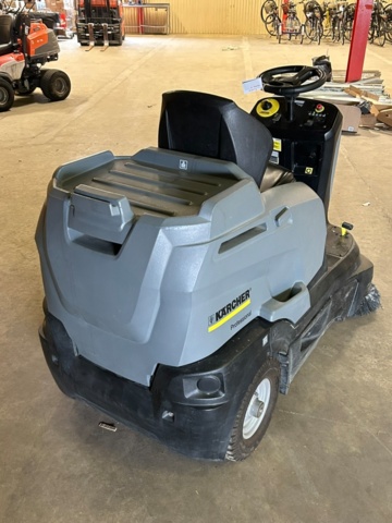 1343619-4 Åkbar sopmaskin Kärcher KM 90/60 R