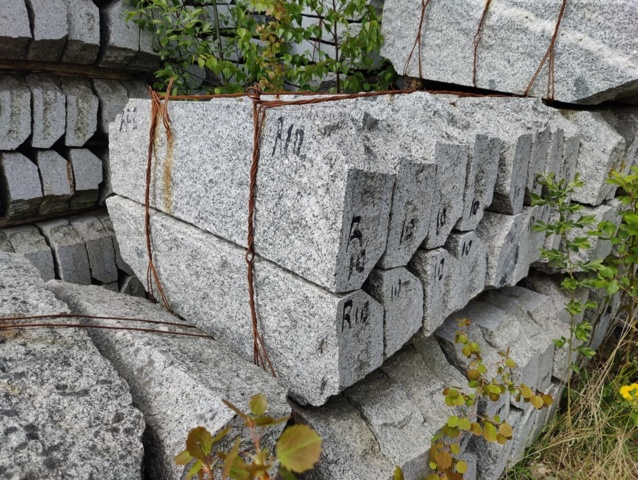 1094475-1 16 granite curb stones RF2 Radius 10m
