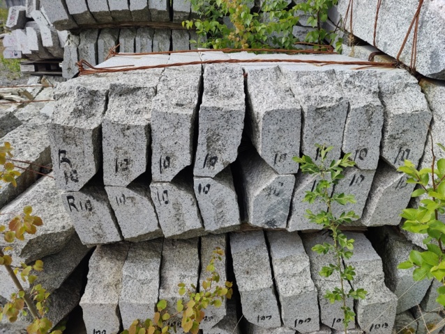 1094475-2 16 granite curb stones RF2 Radius 10m