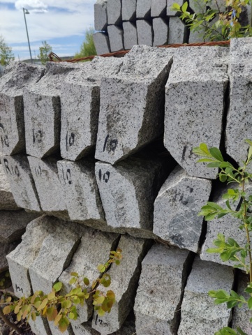 1094475-3 16 granite curb stones RF2 Radius 10m