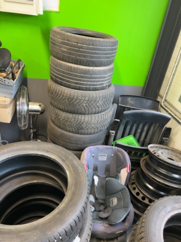 1332719-3 Collection of various equipment for car repair shops