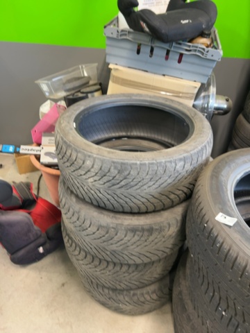 1332719-5 Collection of various equipment for car repair shops