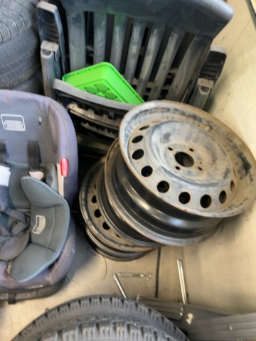 1332719-12 Collection of various equipment for car repair shops