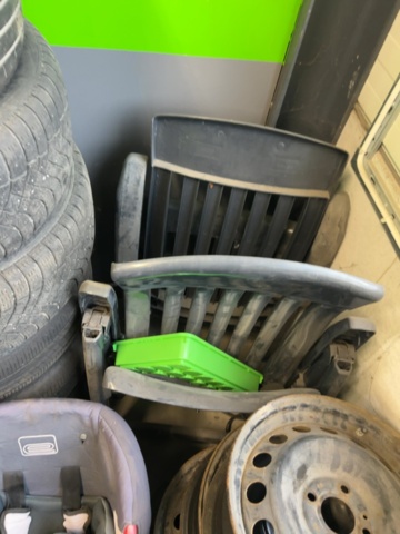 1332719-13 Collection of various equipment for car repair shops