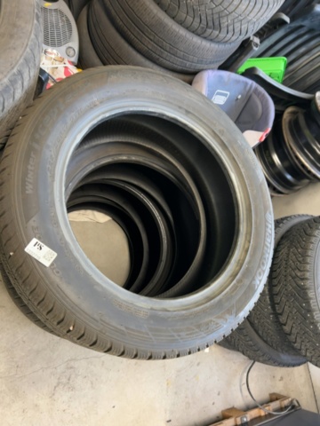 1332719-18 Collection of various equipment for car repair shops