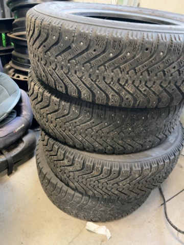 1332719-19 Collection of various equipment for car repair shops