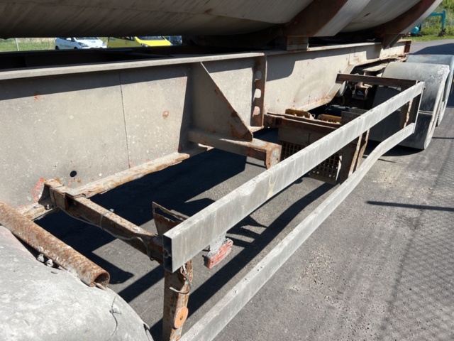 1334238-9 Tipper trailer - M&V Trailer Rac 20-20K -2008