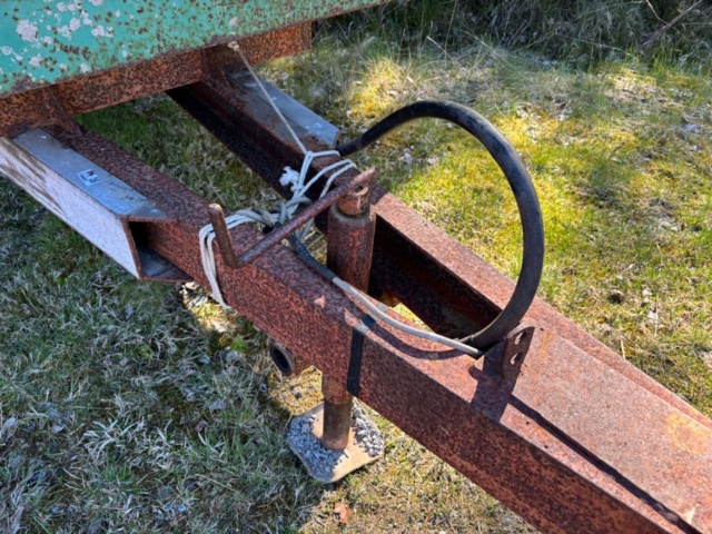 1136822-15 Traktorkärra med tipp