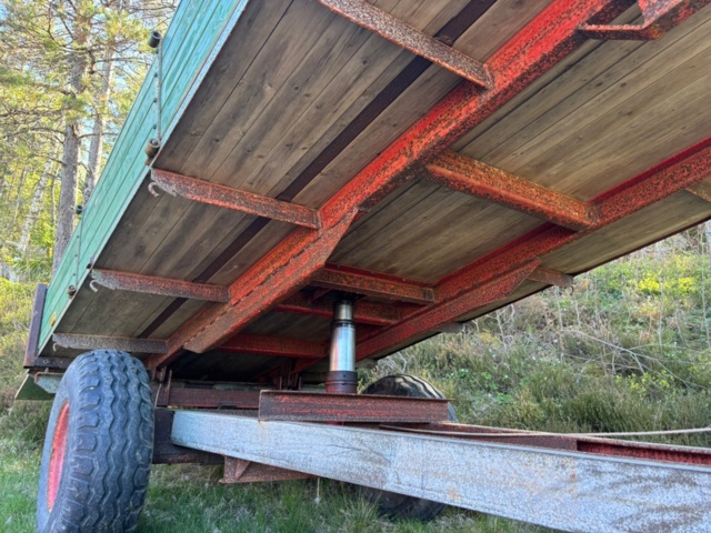 1136822-10 Traktorkärra med tipp