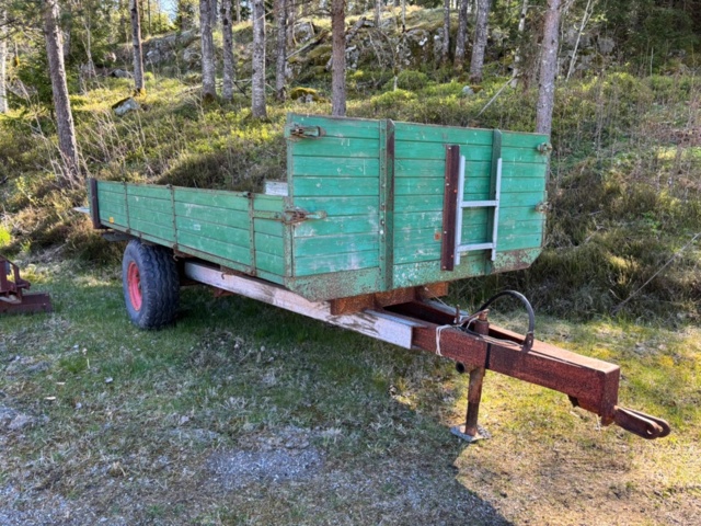1136822-3 Traktorkärra med tipp