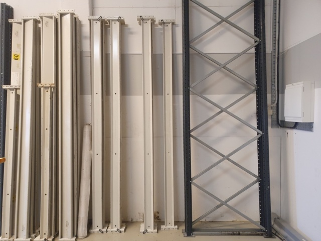 1364214-1 Hövik pallställ