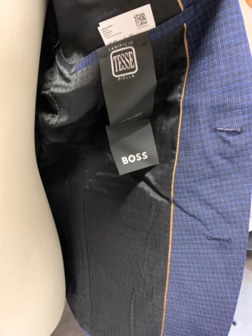 1362977-4 Suit Hugo Boss, Size 94 (148, length 48)