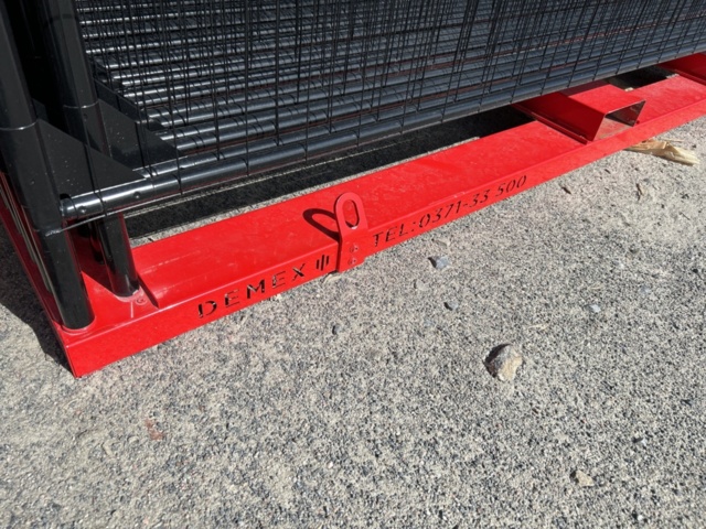 1337453-3 Byggstaket med betongfötter och transporthäck - ca 60st - Demex