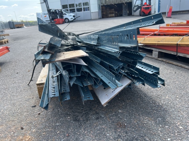 1364389-18 Tillbehör till pallstallage