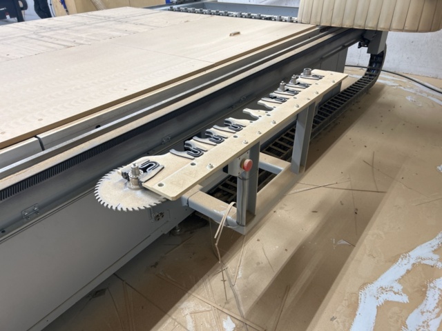 1297279-10 CNC-fräs för skivmaterial – Format-4 profit H10